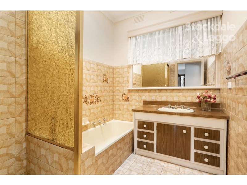 11 Regent Street, Hadfield VIC 3046