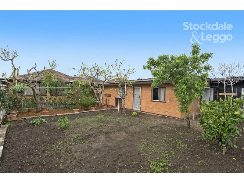 11 Regent Street, Hadfield VIC 3046