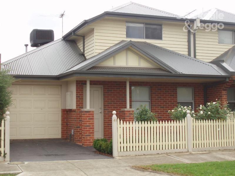 41 Watt Avenue, Oak Park VIC 3046