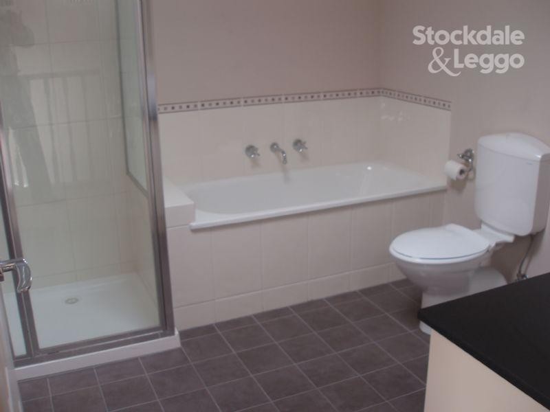 41 Watt Avenue, Oak Park VIC 3046