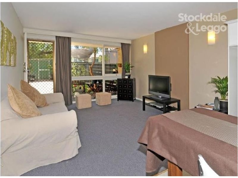 2/11 Currajong Street, Glenroy VIC 3046