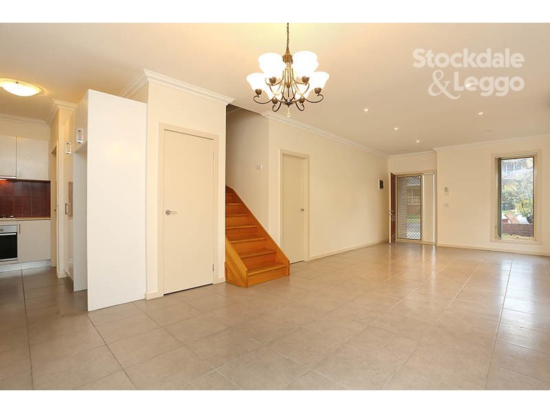 2A Strachan Street, Oak Park VIC 3046