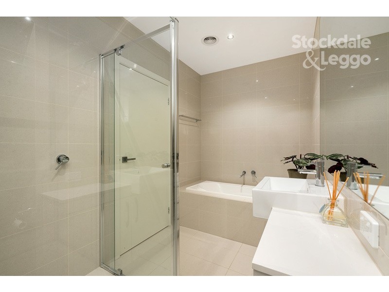 2/74 Daley Street, Glenroy VIC 3046