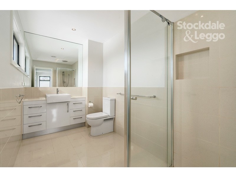 2/74 Daley Street, Glenroy VIC 3046