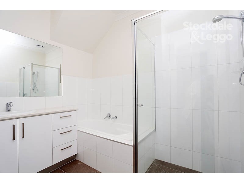 2/4 Truscott Street, Glenroy VIC 3046