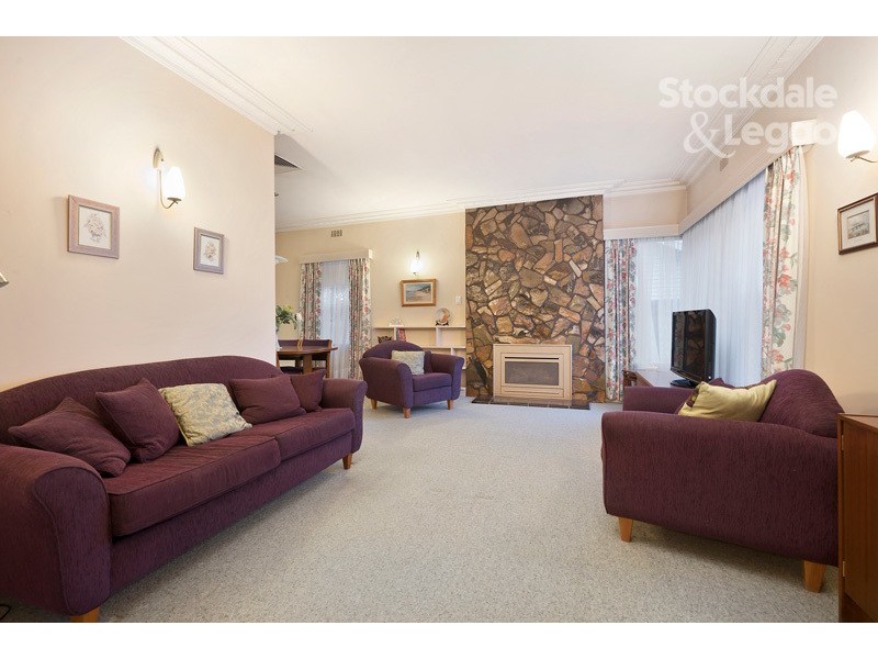 4 Ridge Road, Oak Park VIC 3046