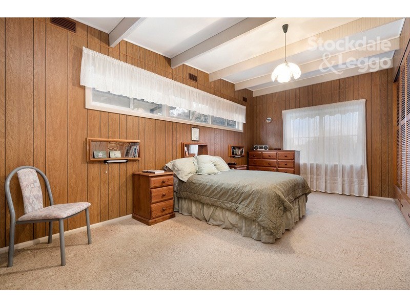 4 Ridge Road, Oak Park VIC 3046