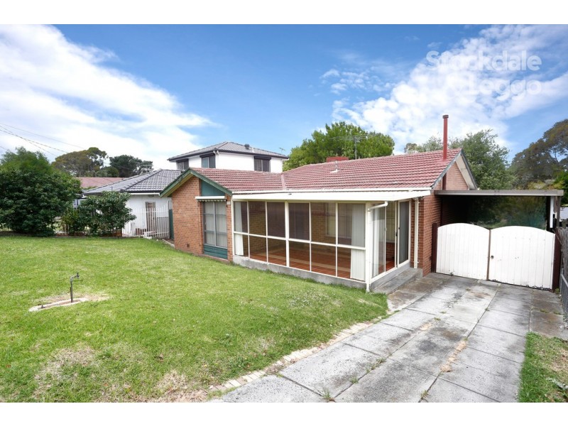 17 Lorraine Crescent, Jacana VIC 3047