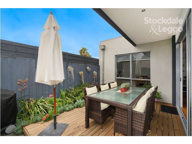 2/23 Glenroy Road, Glenroy VIC 3046