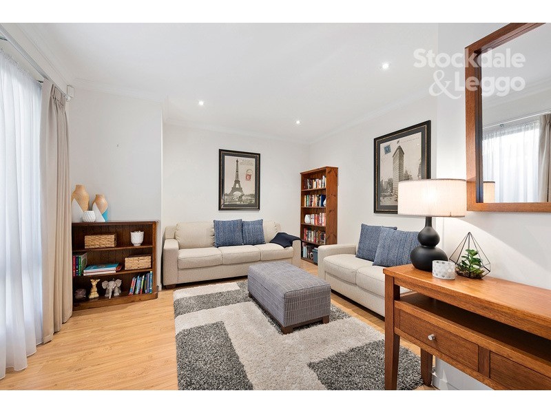 12 Forbes Grove, Oak Park VIC 3046