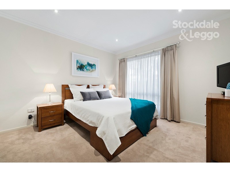12 Forbes Grove, Oak Park VIC 3046