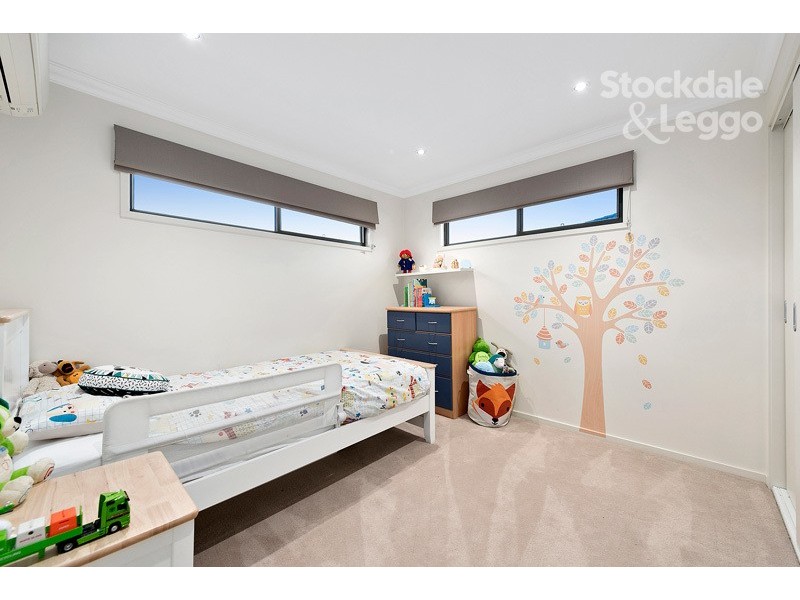 12 Forbes Grove, Oak Park VIC 3046