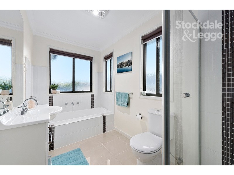 12 Forbes Grove, Oak Park VIC 3046