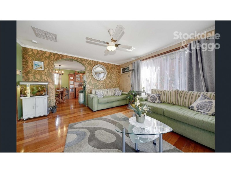 6 Lorraine Crescent, Jacana VIC 3047