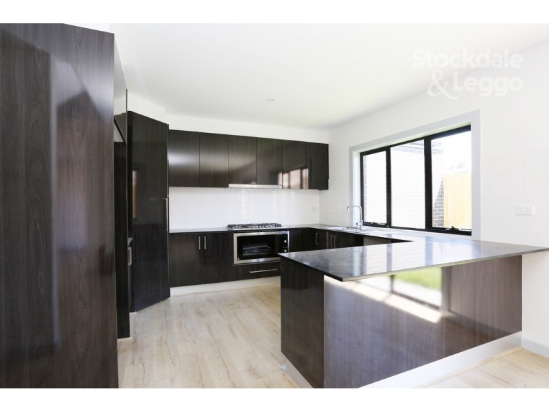 2/51 Lahinch Street, Broadmeadows VIC 3047