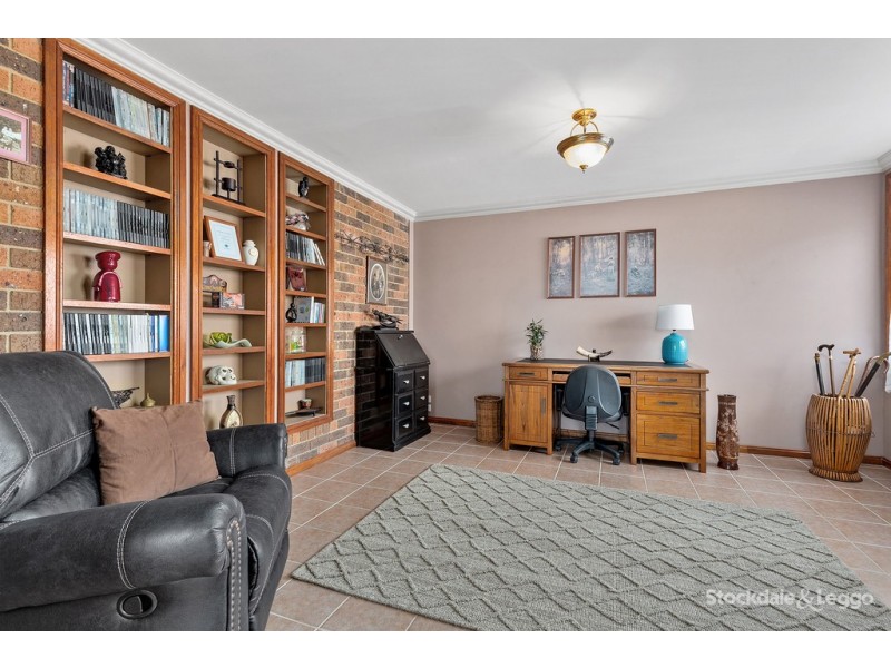 25 Glencairn Crescent, Broadmeadows VIC 3047