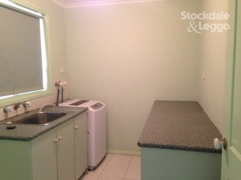 2/352 Waterloo Road, Glenroy VIC 3046