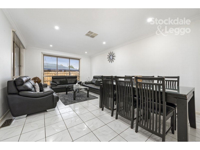 34 Gunbower Crescent, Meadow Heights VIC 3048