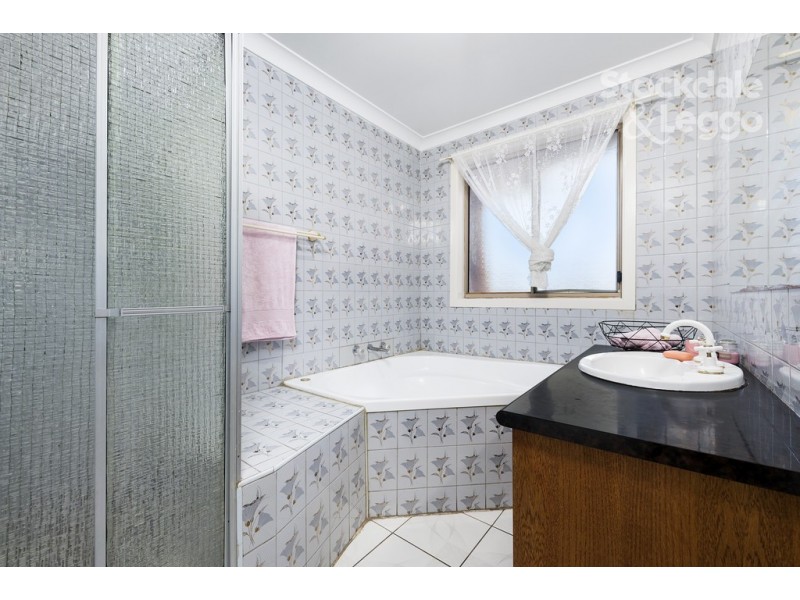 34 Gunbower Crescent, Meadow Heights VIC 3048