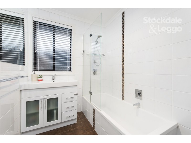 90 Moonee Boulevard, Glenroy VIC 3046