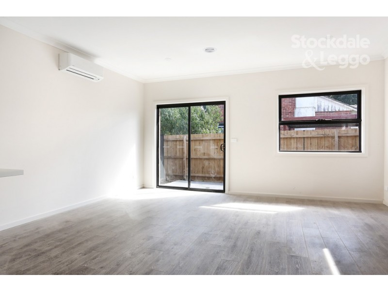 2/47 Emu Parade, Jacana VIC 3047
