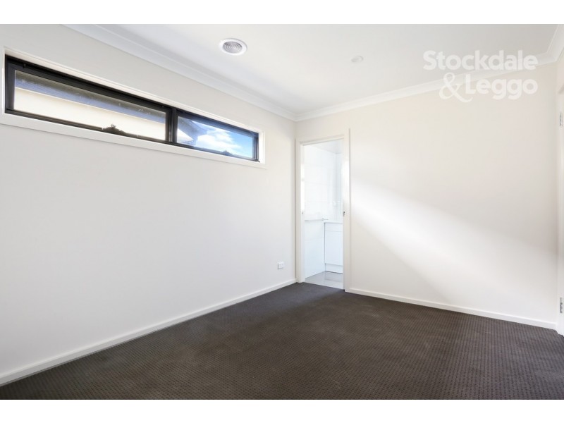2/47 Emu Parade, Jacana VIC 3047
