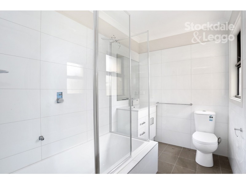 2/47 Emu Parade, Jacana VIC 3047