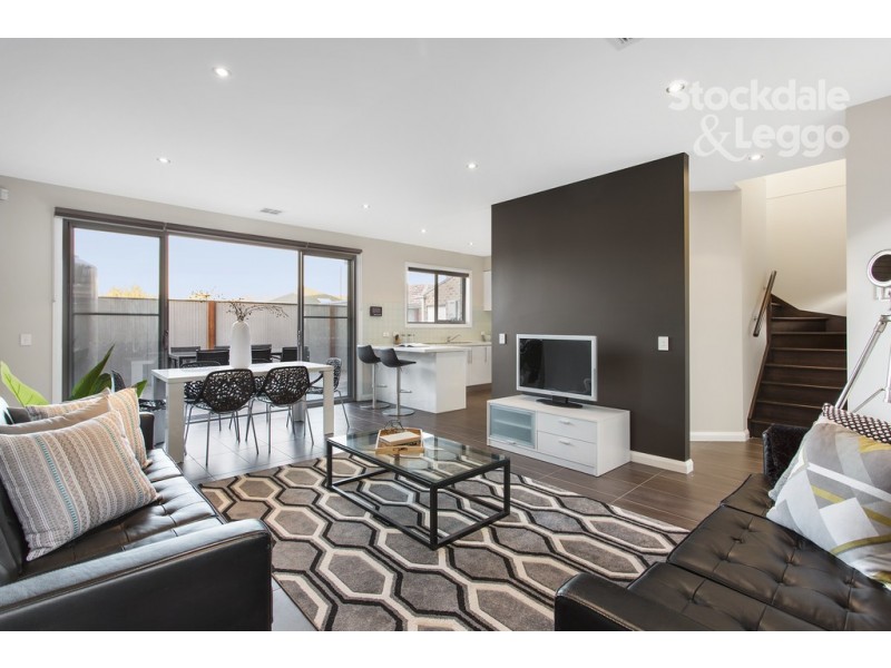 2/126 Middle Street, Hadfield VIC 3046