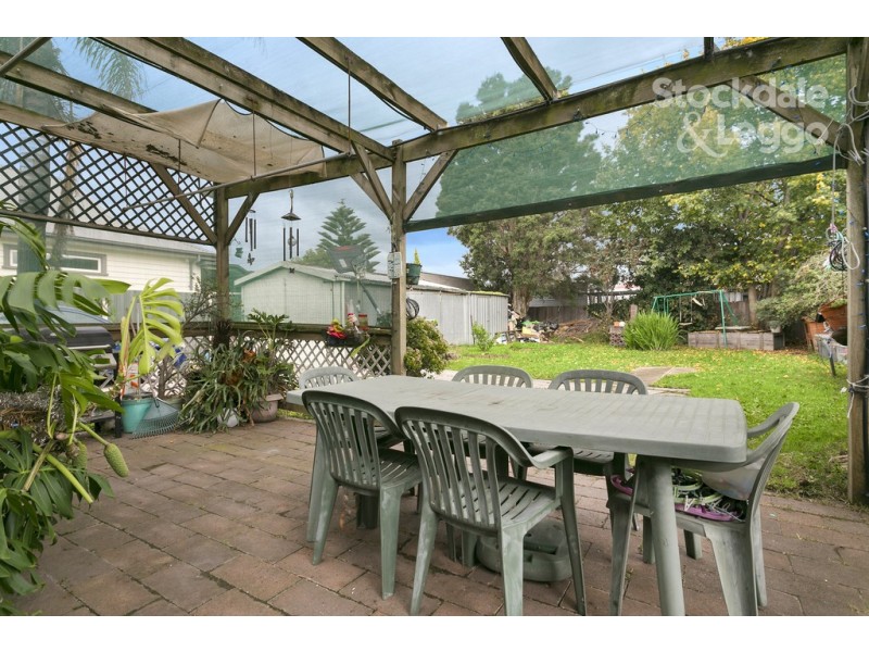4 Barina Road, Oak Park VIC 3046