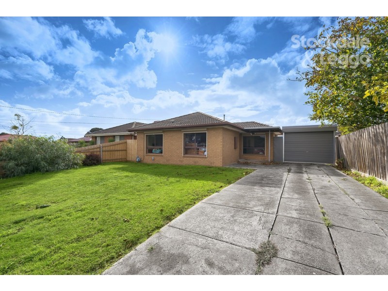 4 Chilwell Court, Meadow Heights VIC 3048
