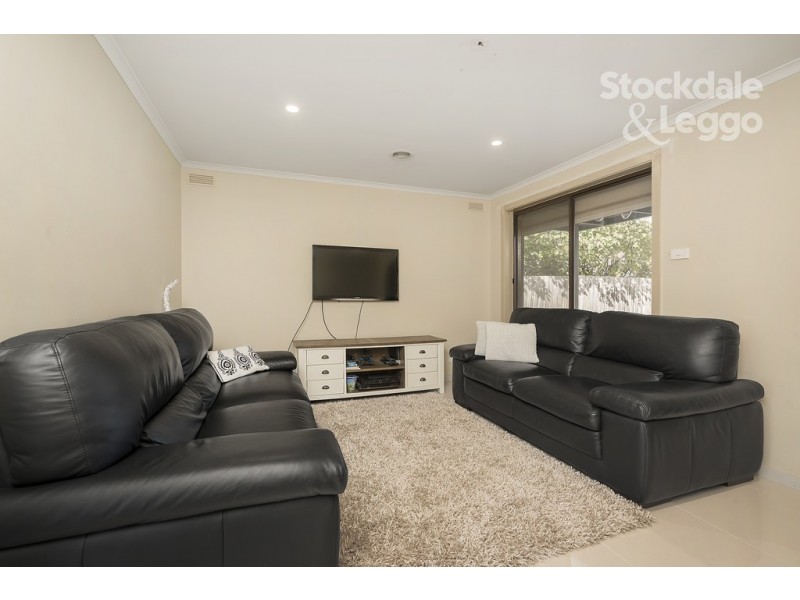 4 Chilwell Court, Meadow Heights VIC 3048