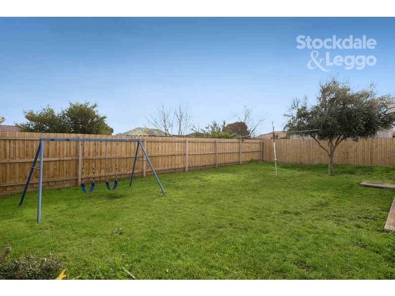 4 Chilwell Court, Meadow Heights VIC 3048