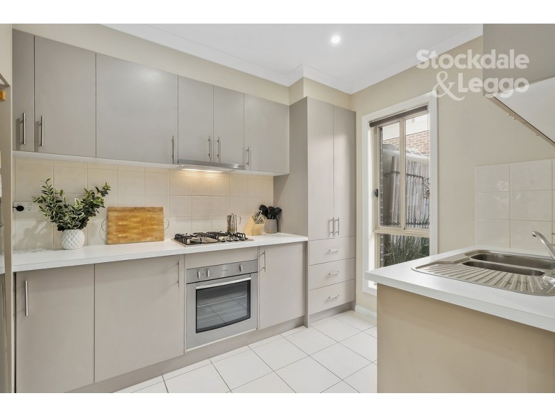 2/66 Sunset Boulevard, Jacana VIC 3047