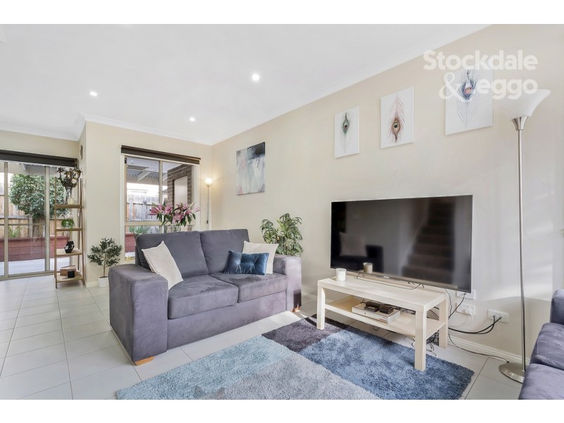 2/66 Sunset Boulevard, Jacana VIC 3047