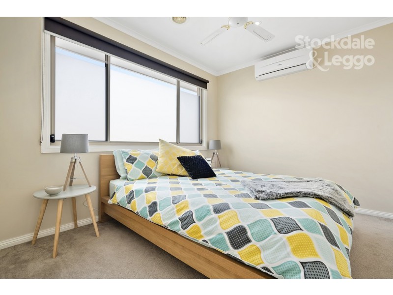 2/66 Sunset Boulevard, Jacana VIC 3047