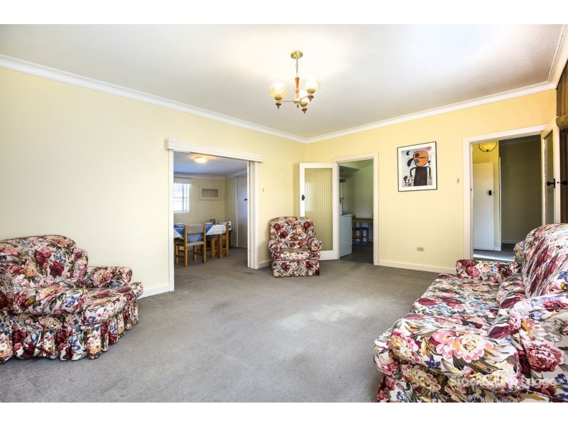 19 Anselm Grove, Glenroy VIC 3046