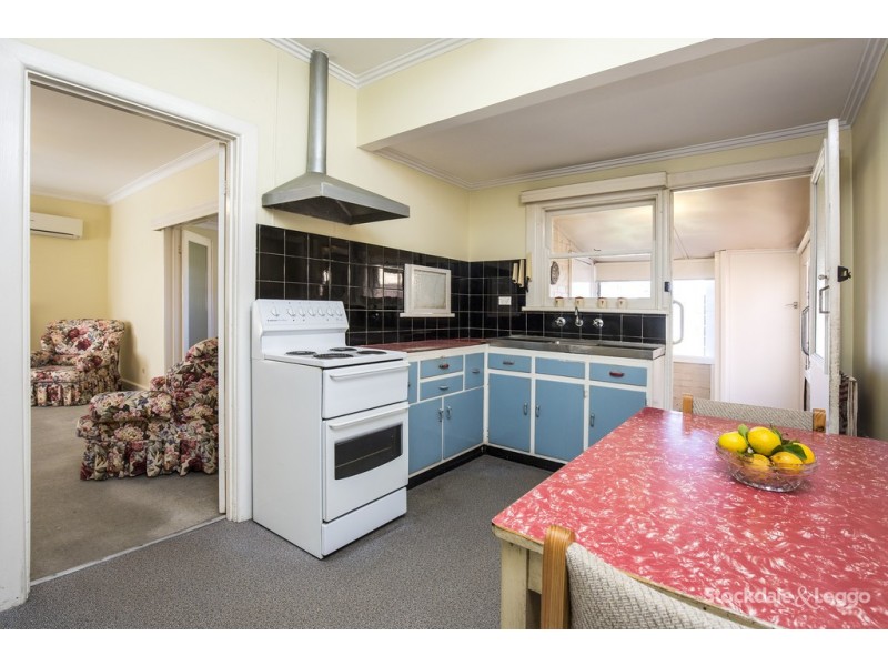 19 Anselm Grove, Glenroy VIC 3046