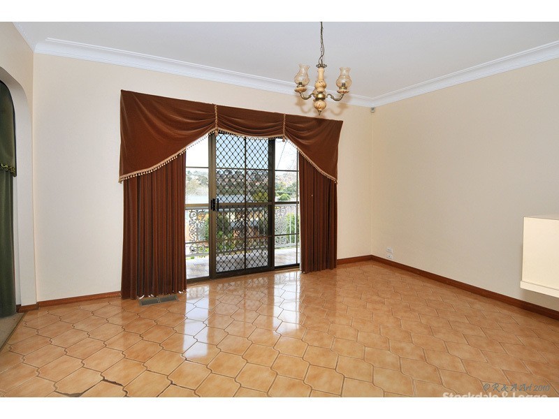 54 Devereaux Street, Oak Park VIC 3046