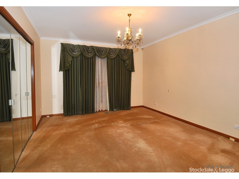 54 Devereaux Street, Oak Park VIC 3046