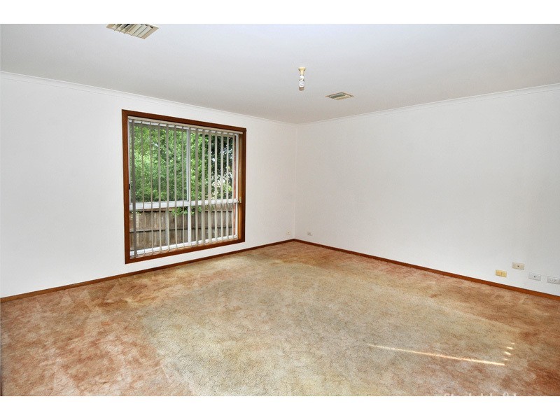 2/6 Care Close, Meadow Heights VIC 3048