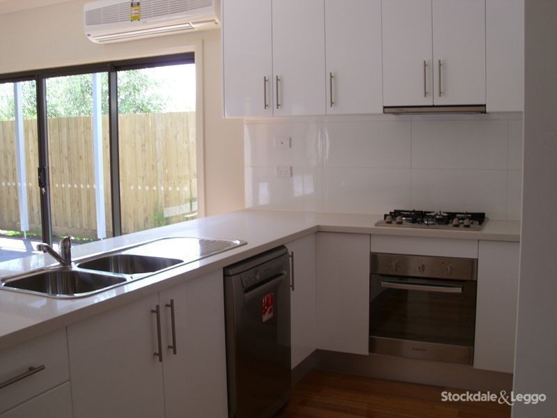 2/4 Howard Court, Glenroy VIC 3046