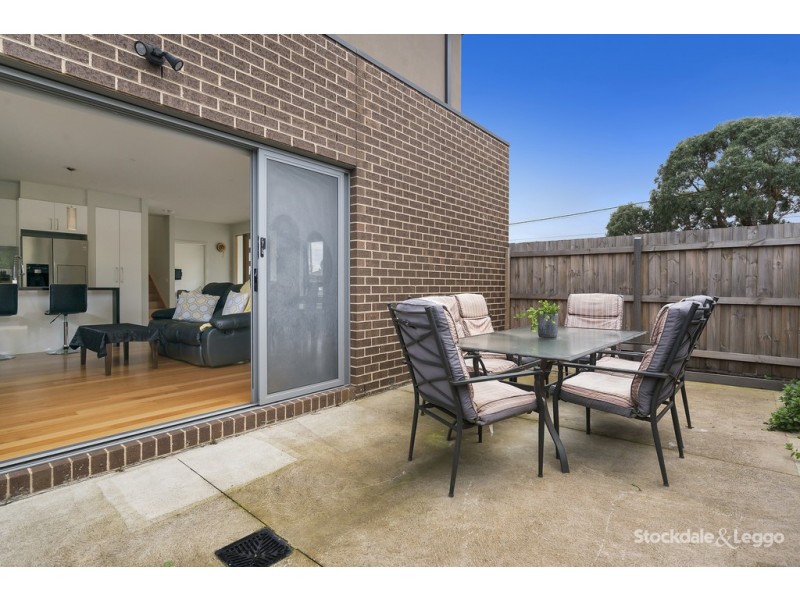 1/15 Riches Street, Dallas VIC 3047