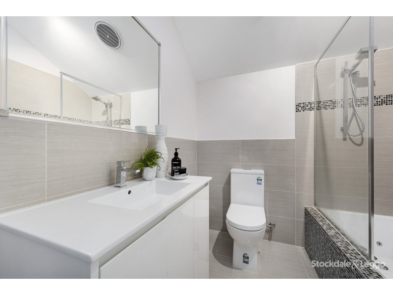 2/14 Hubert Avenue, Glenroy VIC 3046