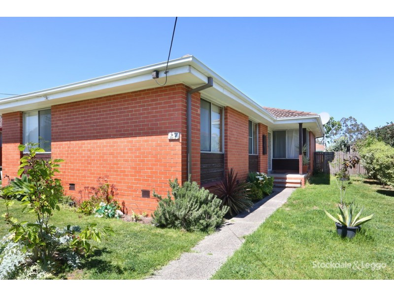 27 Pearson Crescent, Coolaroo VIC 3048