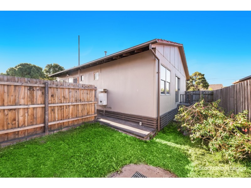 1/7 Calivil Street, Dallas VIC 3047