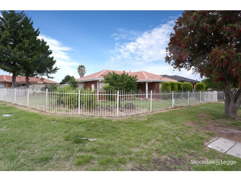 1 Kim Close, Meadow Heights VIC 3048