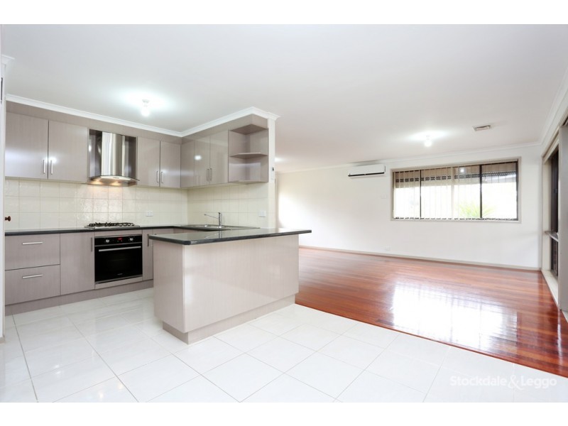 1 Kim Close, Meadow Heights VIC 3048