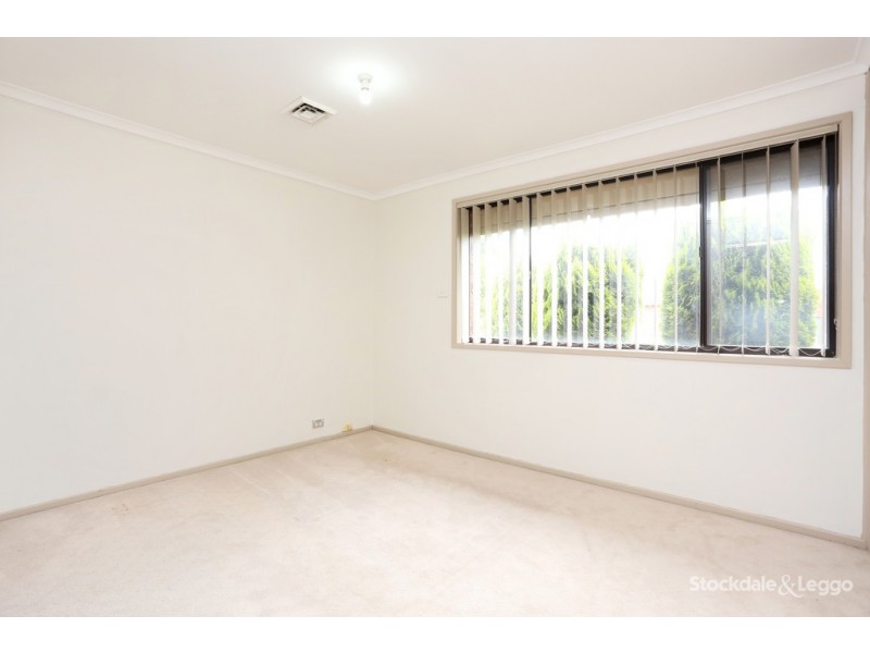 1 Kim Close, Meadow Heights VIC 3048