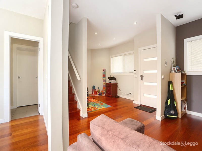 2/112 Daley Street, Glenroy VIC 3046