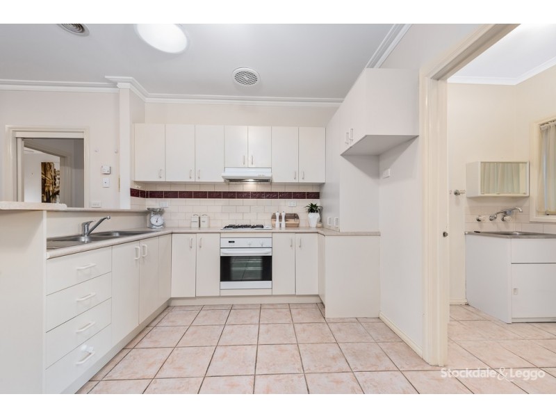 2/10 Gladstone Parade, Glenroy VIC 3046